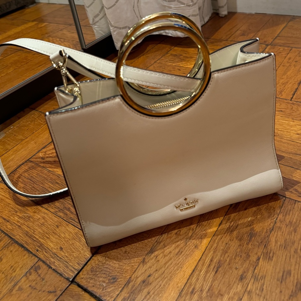 Kate Spade small bag with removable long strap. - Picture 2 of 6